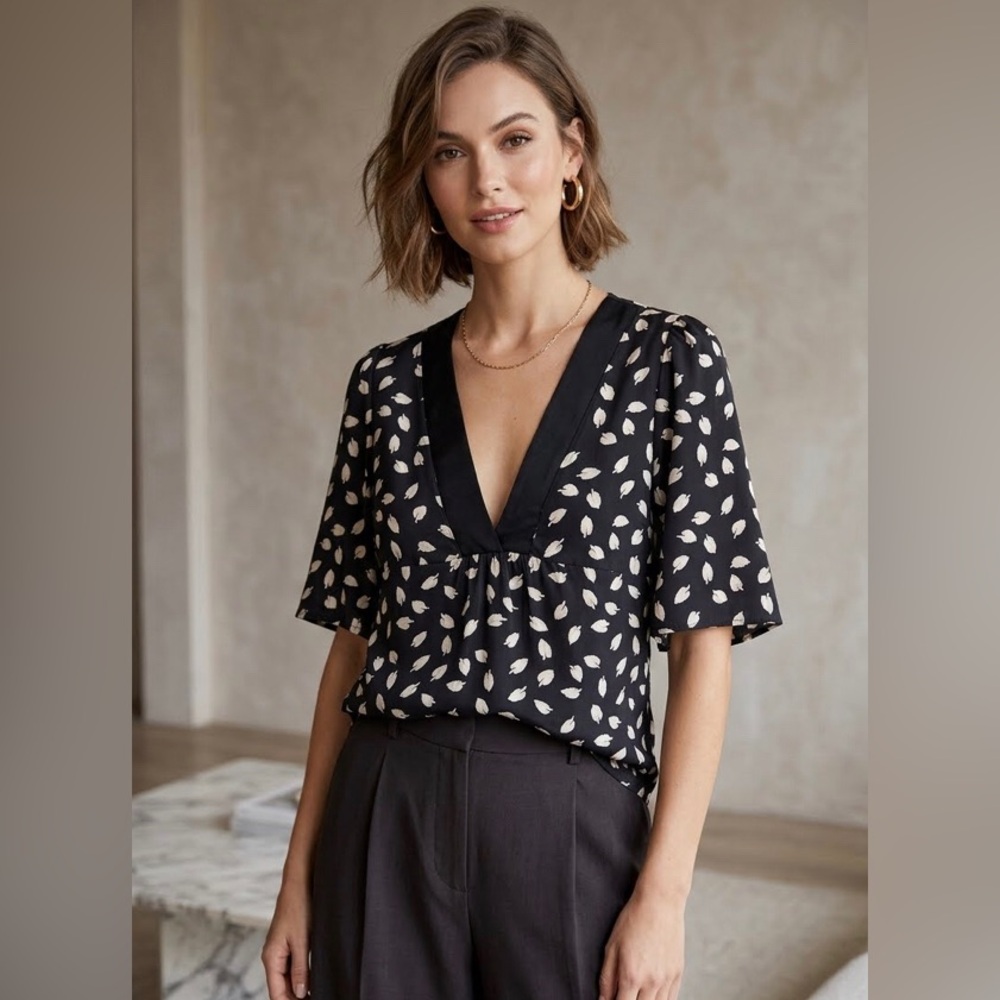 Yumi Kim | 100% silk Blouse black with leave pattern | Size S